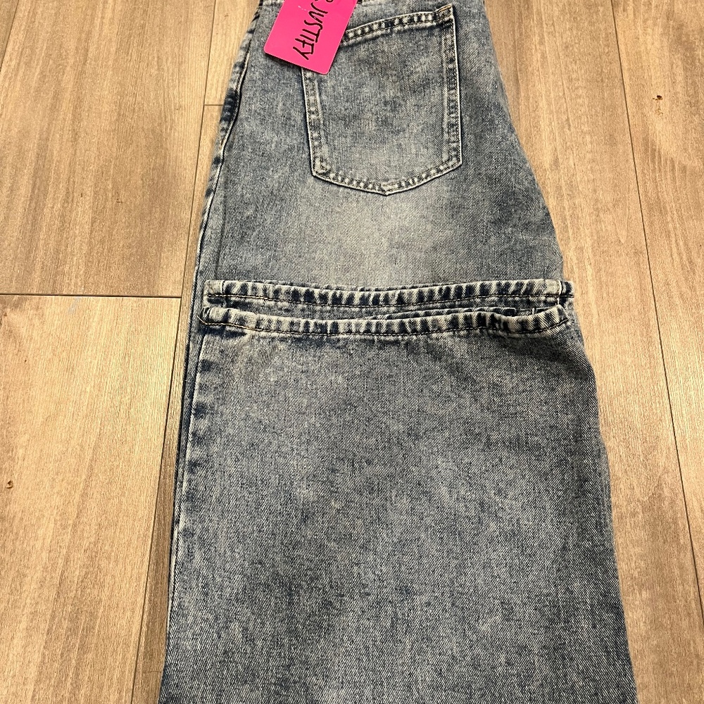 light wash baggy jeans (NEW)